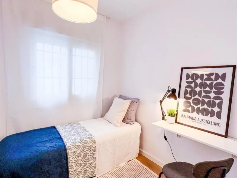Apartment - Middle Floor Apartment в продаже в Málaga, Málaga. В доме 3 спален и 2 ванных комнат. Площадь дома 93 м²