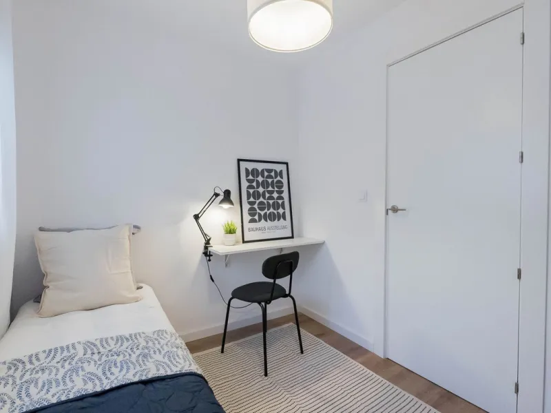 Apartment - Middle Floor Apartment в продаже в Málaga, Málaga. В доме 3 спален и 2 ванных комнат. Площадь дома 93 м²