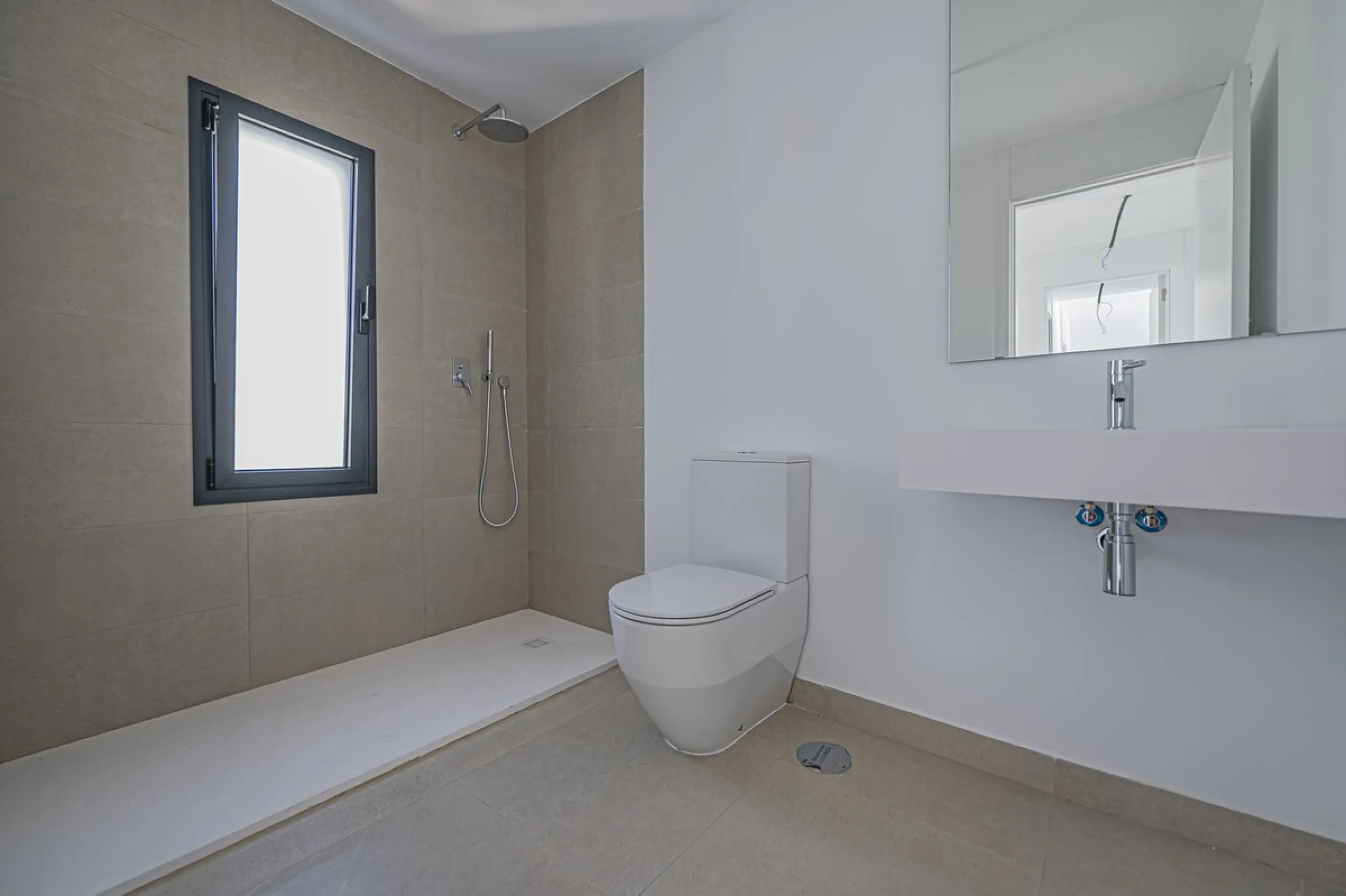 Modern corner semi-detached with large garden at Serene Atalaya