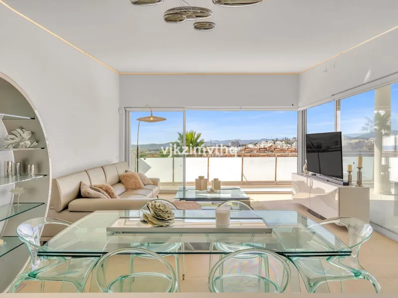 Apartment - Penthouse в продаже в Benalmadena, Málaga. В доме 3 спален и 3 ванных комнат. Площадь дома 313 м²