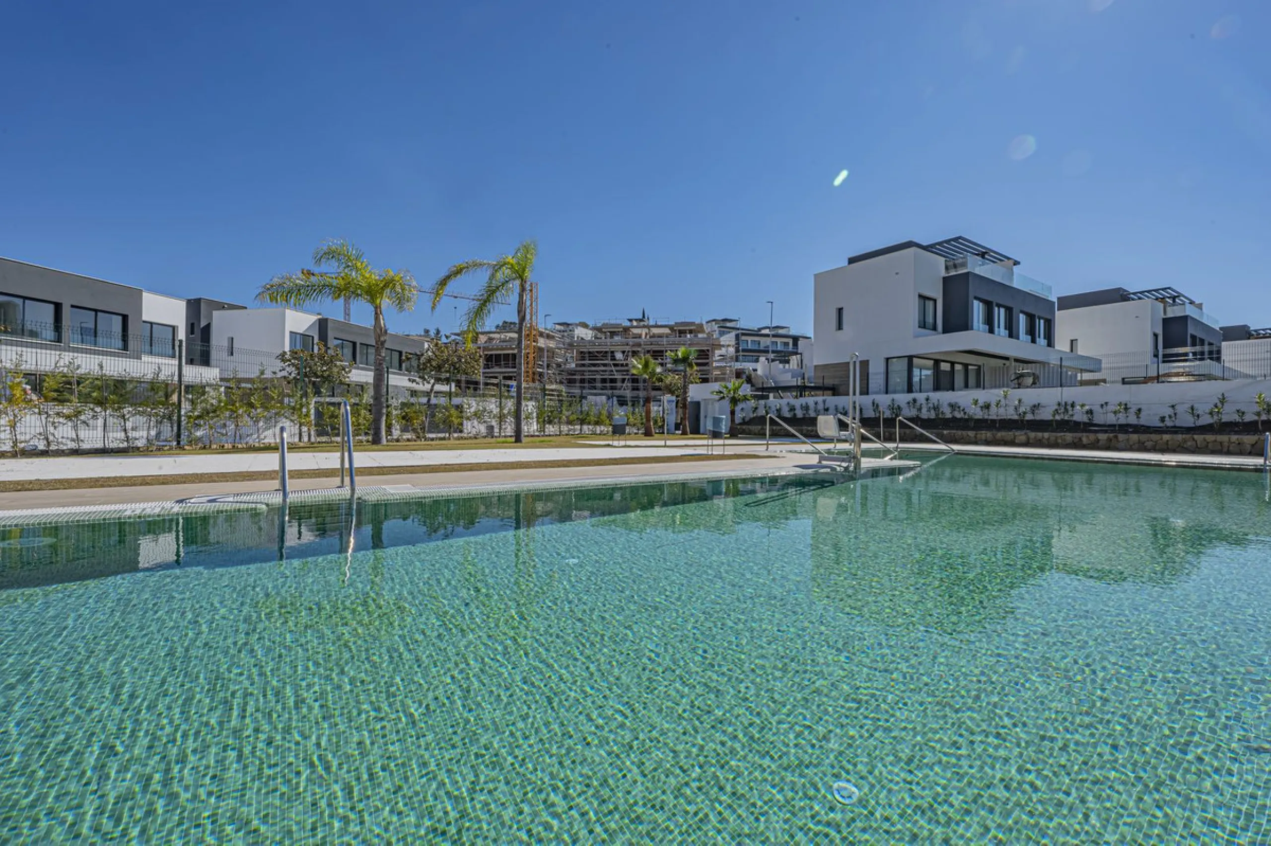 Modern corner semi-detached with large garden at Serene Atalaya