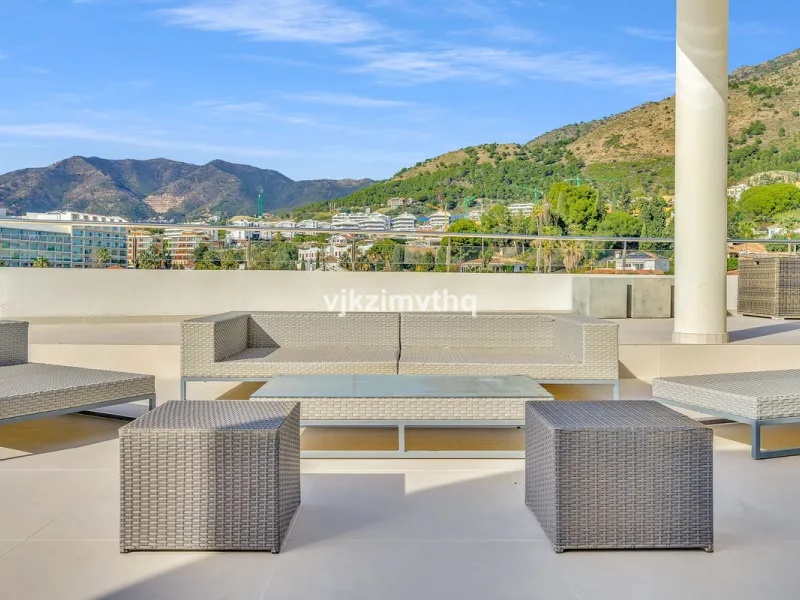 Apartment - Penthouse в продаже в Benalmadena, Málaga. В доме 3 спален и 3 ванных комнат. Площадь дома 313 м²