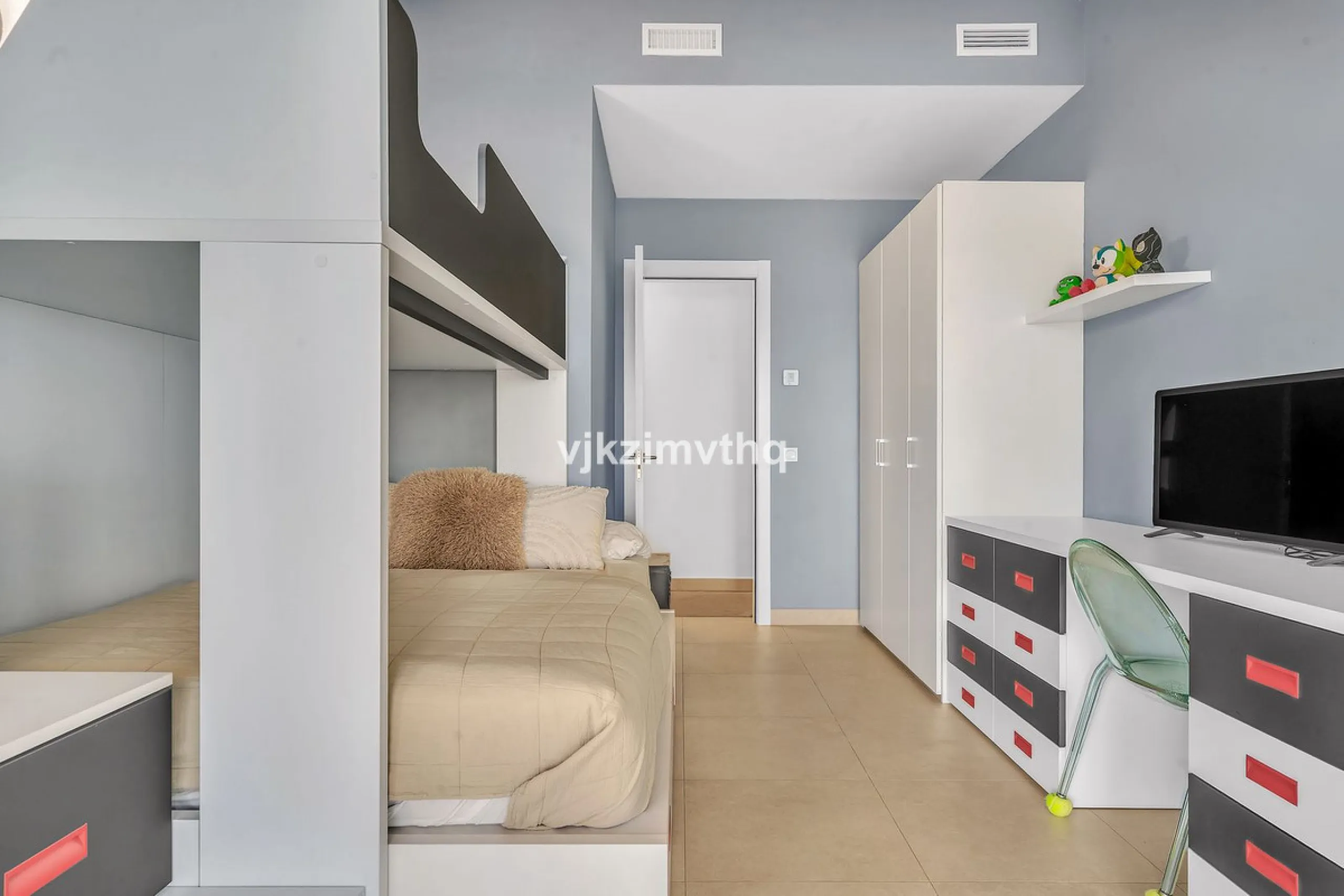 Apartment - Penthouse в продаже в Benalmadena, Málaga. В доме 3 спален и 3 ванных комнат. Площадь дома 313 м²