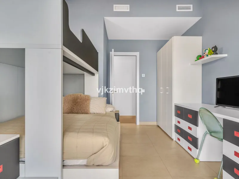 Apartment - Penthouse в продаже в Benalmadena, Málaga. В доме 3 спален и 3 ванных комнат. Площадь дома 313 м²