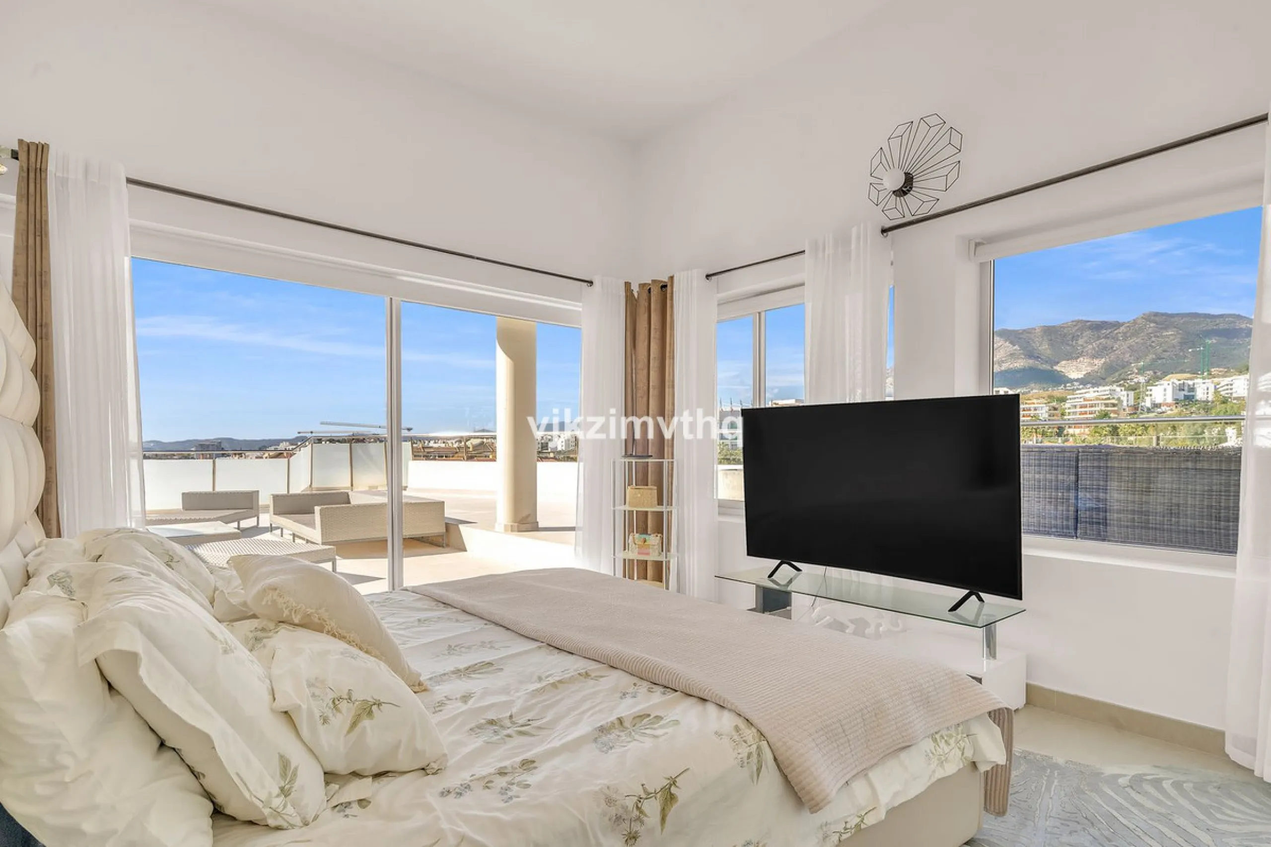 Apartment - Penthouse в продаже в Benalmadena, Málaga. В доме 3 спален и 3 ванных комнат. Площадь дома 313 м²