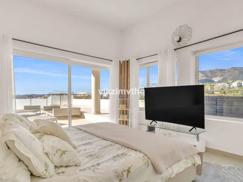 Apartment - Penthouse в продаже в Benalmadena, Málaga. В доме 3 спален и 3 ванных комнат. Площадь дома 313 м²