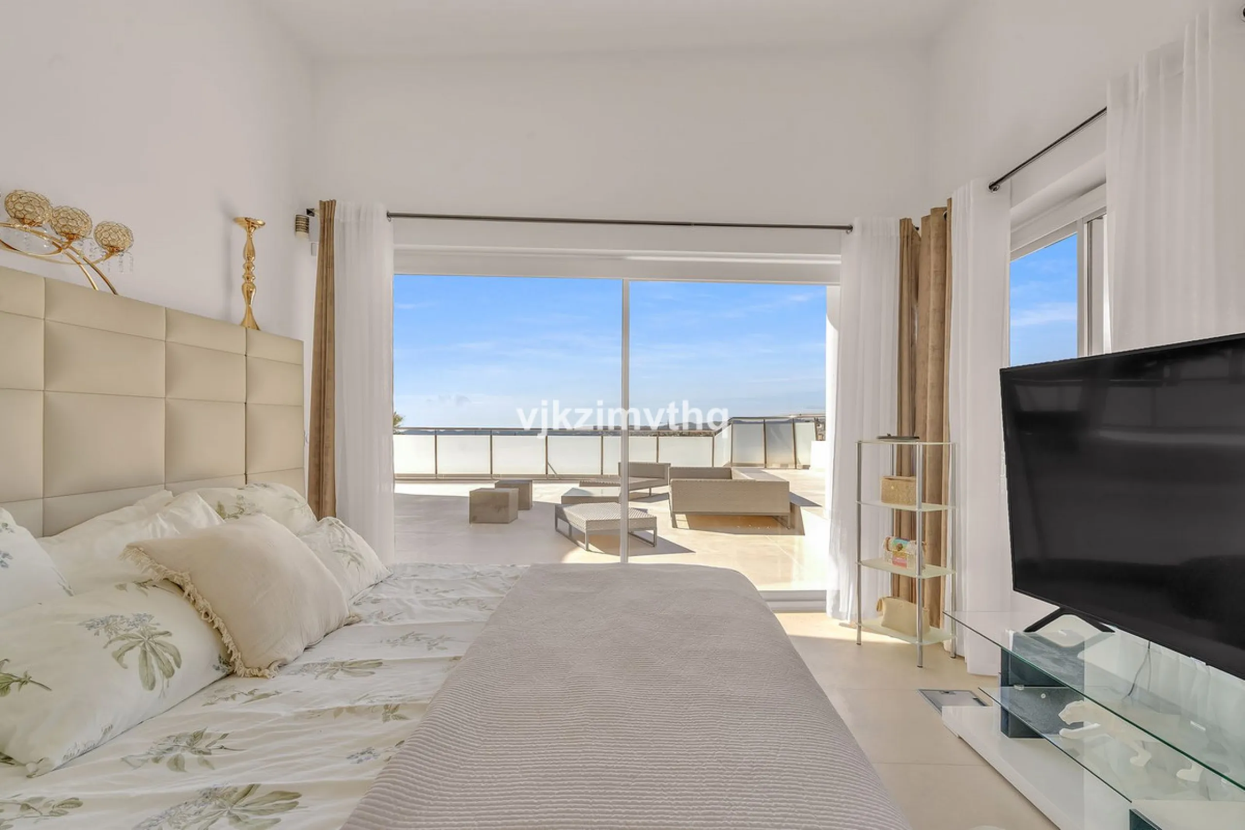Apartment - Penthouse в продаже в Benalmadena, Málaga. В доме 3 спален и 3 ванных комнат. Площадь дома 313 м²