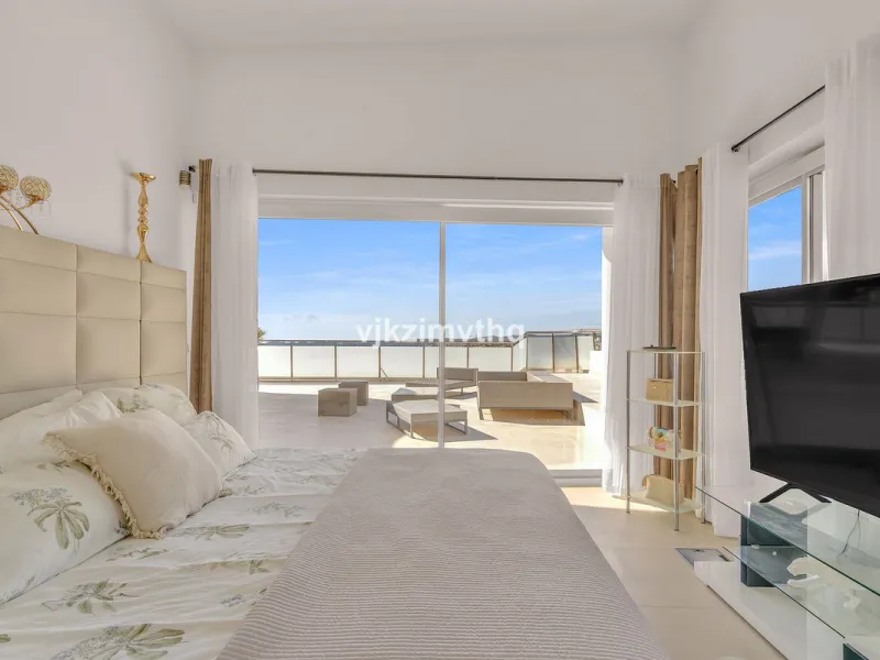 Apartment - Penthouse в продаже в Benalmadena, Málaga. В доме 3 спален и 3 ванных комнат. Площадь дома 313 м²