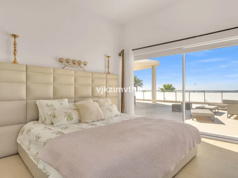 Apartment - Penthouse в продаже в Benalmadena, Málaga. В доме 3 спален и 3 ванных комнат. Площадь дома 313 м²