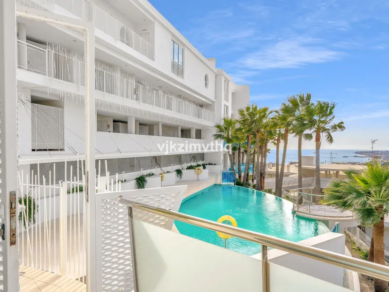 Apartment - Penthouse в продаже в Benalmadena, Málaga. В доме 3 спален и 3 ванных комнат. Площадь дома 313 м²
