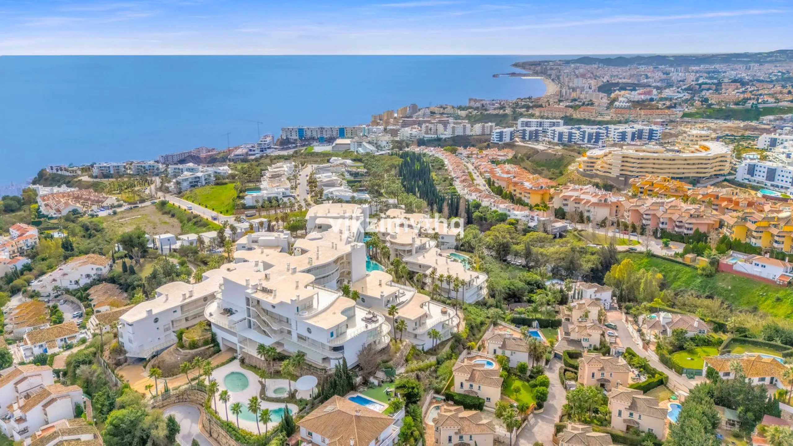 Apartment - Penthouse в продаже в Benalmadena, Málaga. В доме 3 спален и 3 ванных комнат. Площадь дома 313 м²