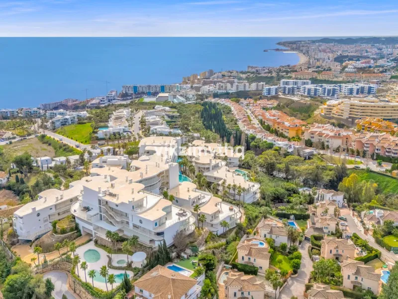 Apartment - Penthouse в продаже в Benalmadena, Málaga. В доме 3 спален и 3 ванных комнат. Площадь дома 313 м²