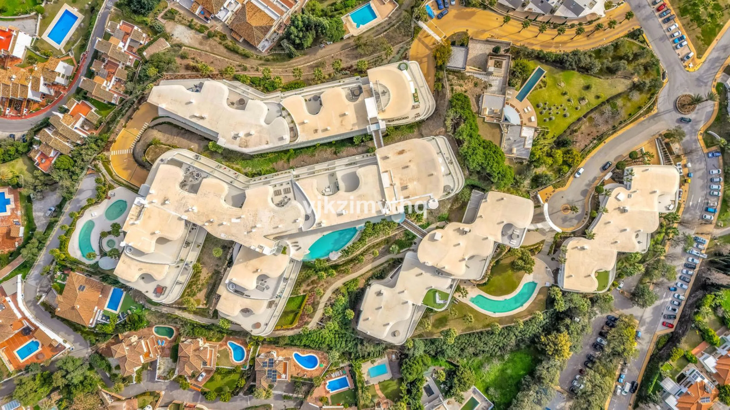 Apartment - Penthouse в продаже в Benalmadena, Málaga. В доме 3 спален и 3 ванных комнат. Площадь дома 313 м²