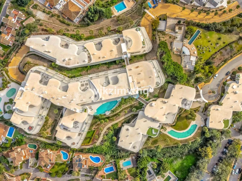 Apartment - Penthouse в продаже в Benalmadena, Málaga. В доме 3 спален и 3 ванных комнат. Площадь дома 313 м²