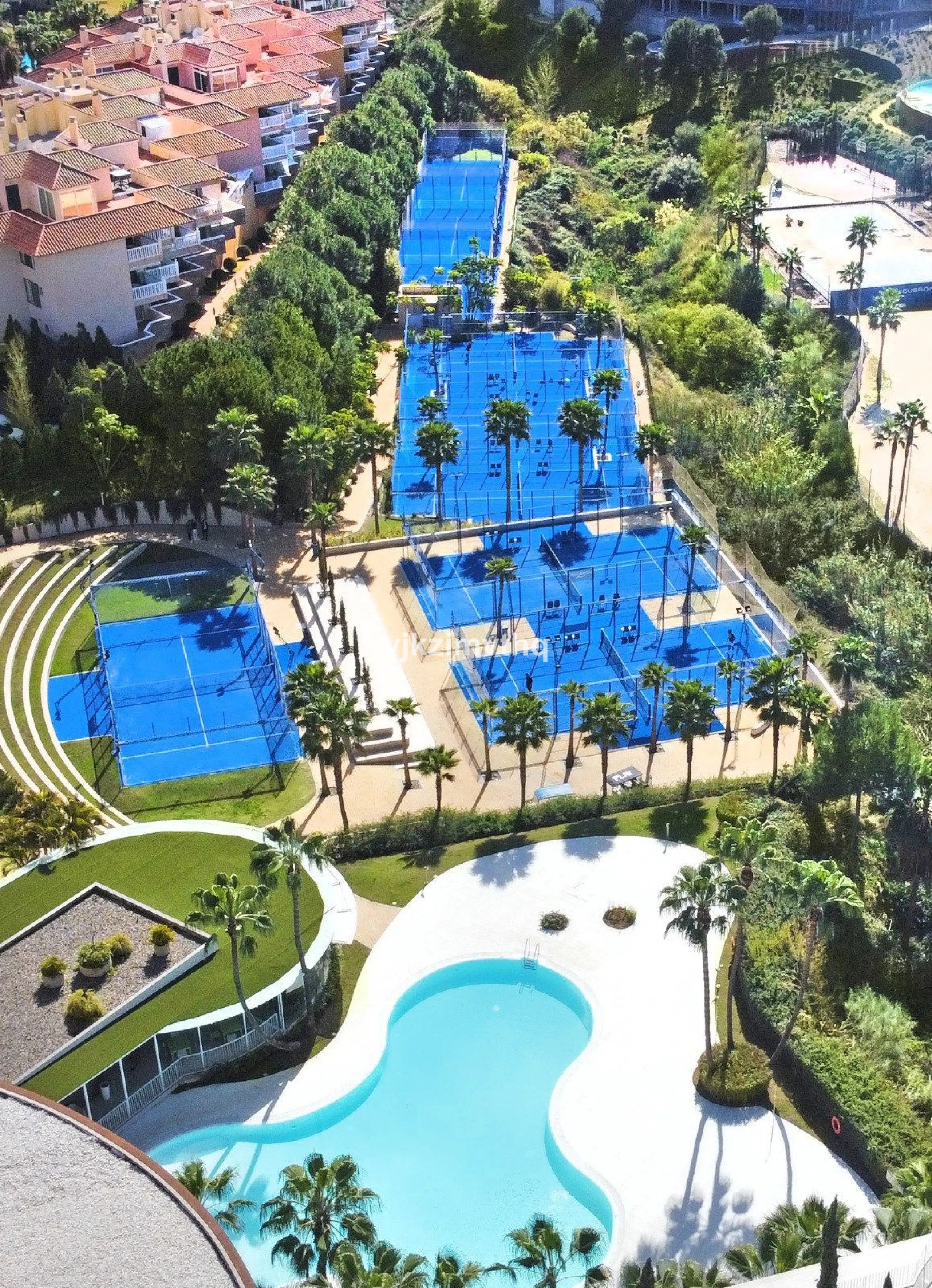 Apartment - Penthouse в продаже в Benalmadena, Málaga. В доме 3 спален и 3 ванных комнат. Площадь дома 313 м²