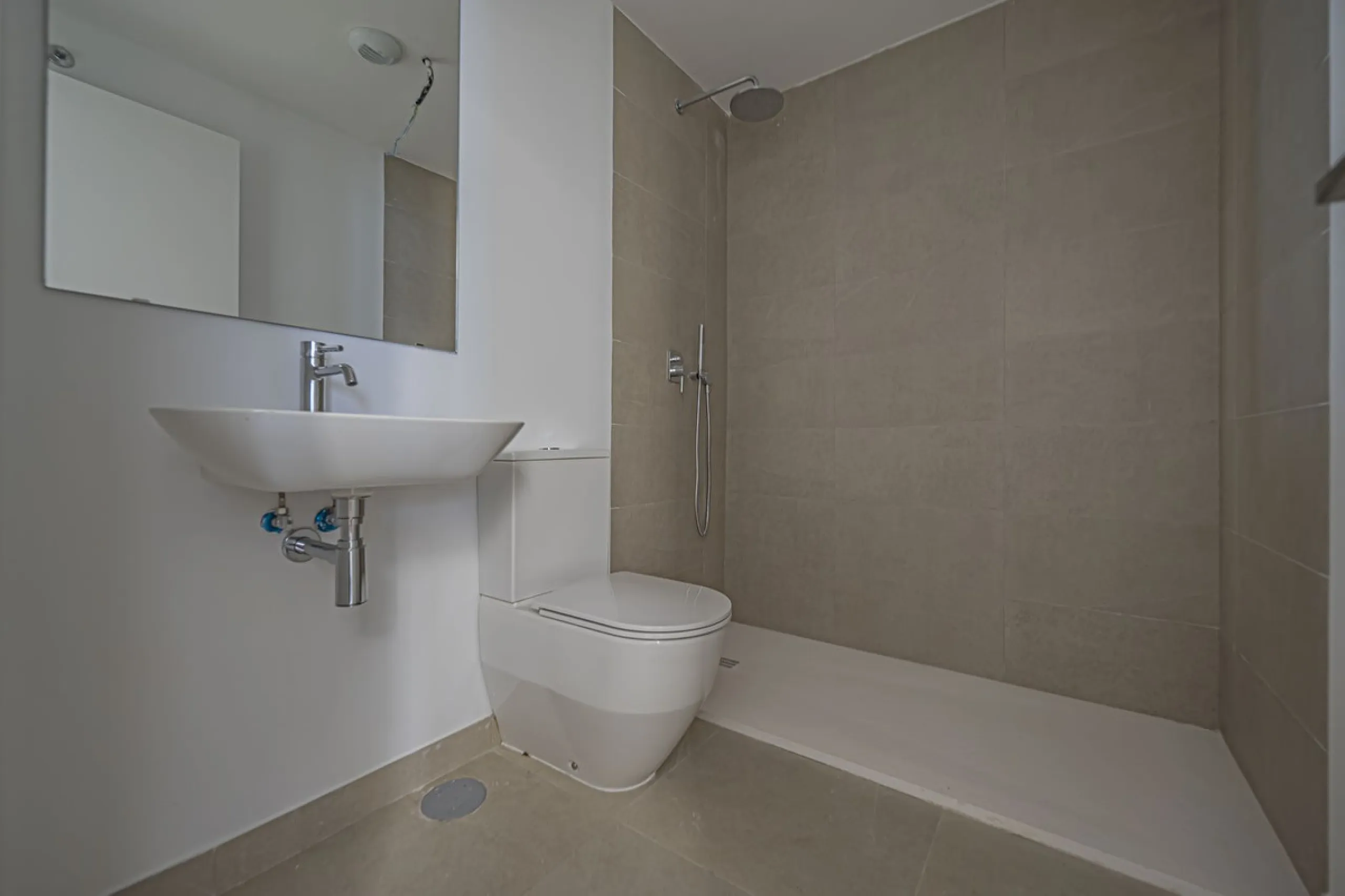 Modern corner semi-detached with large garden at Serene Atalaya