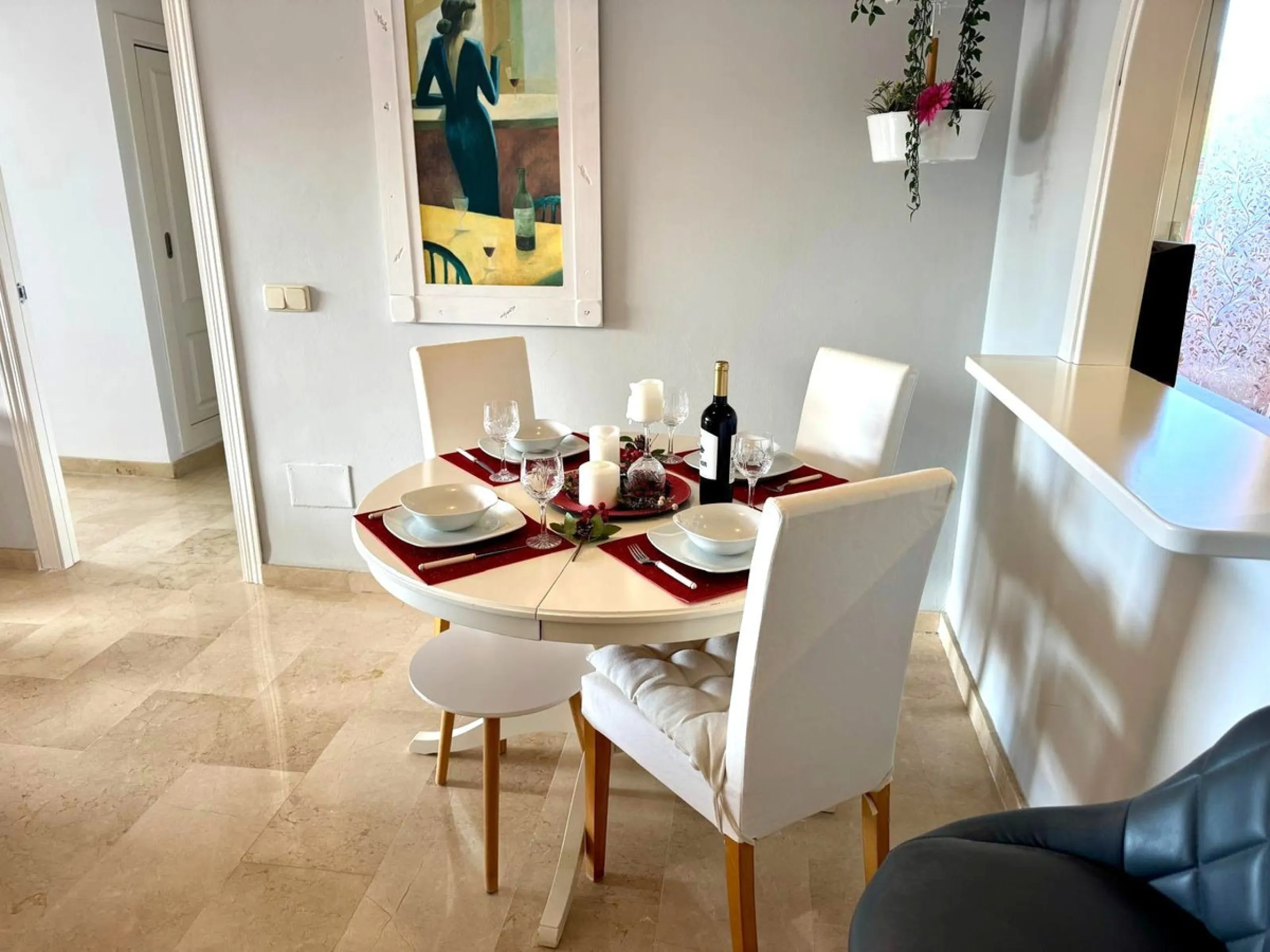 Discover your perfect slice of Costa del Sol life in Las Viñas del Golf, Casares Costa — a warm, inviting 2-bedroom, 2-bathroom apartment lovingly maintained by its current owner.
