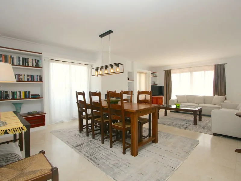 Unique penthouse in the beautiful and sought after Andalusian-style urbanisation Puebla Lucia, in the heart of Fuengirola.