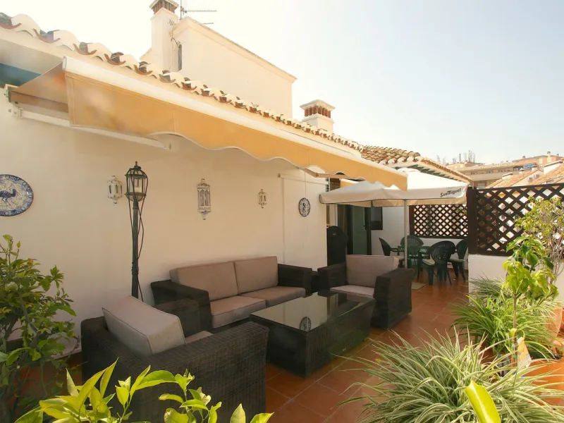 Unique penthouse in the beautiful and sought after Andalusian-style urbanisation Puebla Lucia, in the heart of Fuengirola.