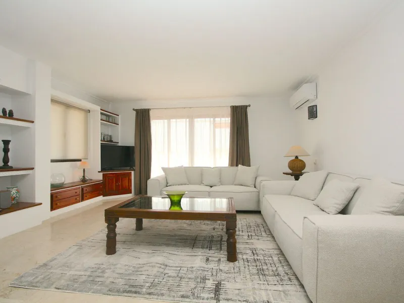 Unique penthouse in the beautiful and sought after Andalusian-style urbanisation Puebla Lucia, in the heart of Fuengirola.