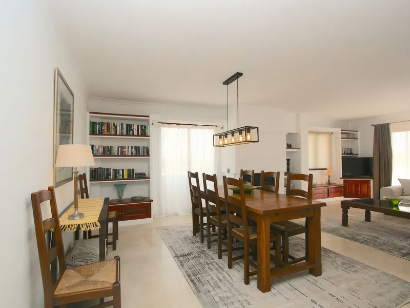 Unique penthouse in the beautiful and sought after Andalusian-style urbanisation Puebla Lucia, in the heart of Fuengirola.