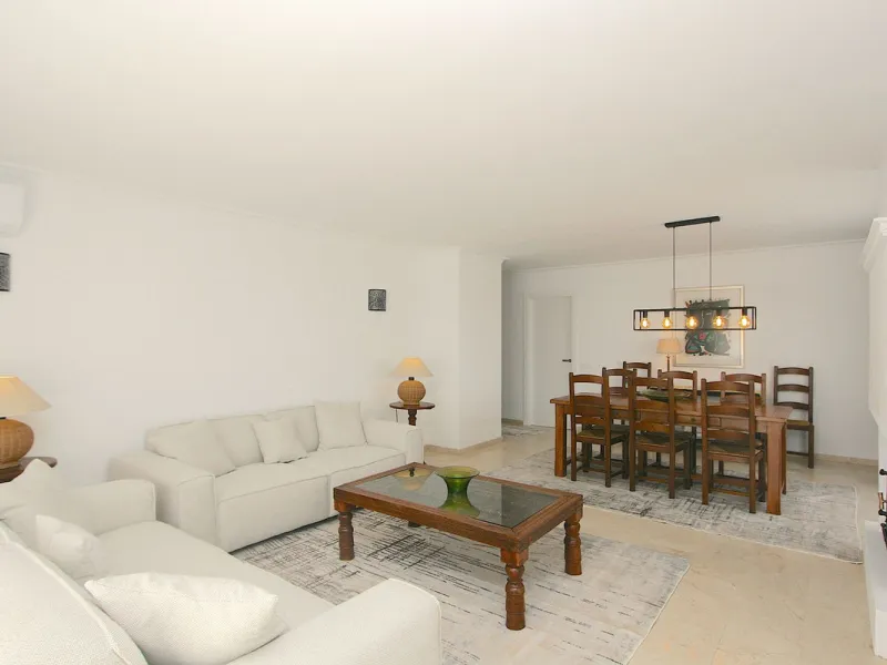Unique penthouse in the beautiful and sought after Andalusian-style urbanisation Puebla Lucia, in the heart of Fuengirola.