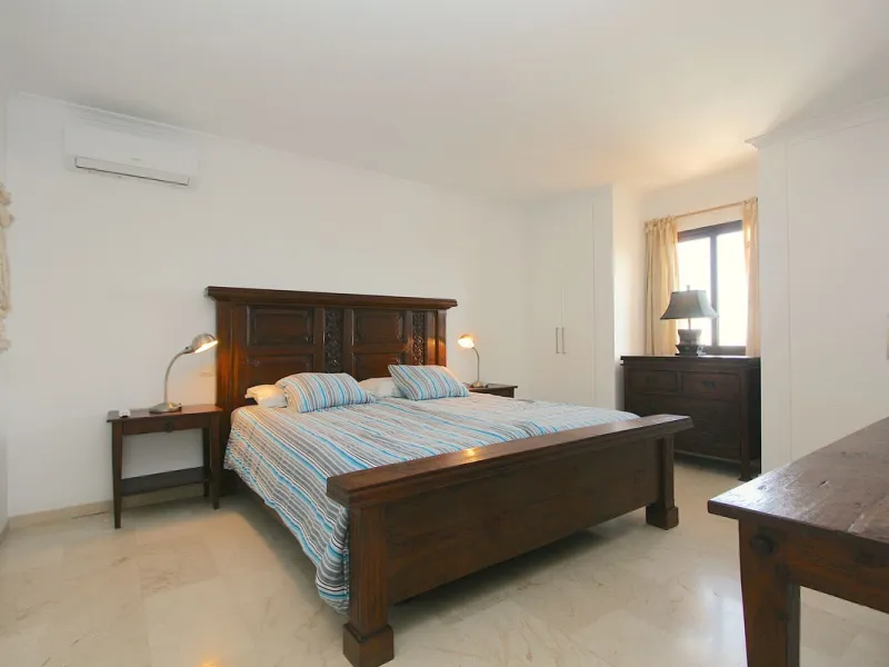 Unique penthouse in the beautiful and sought after Andalusian-style urbanisation Puebla Lucia, in the heart of Fuengirola.