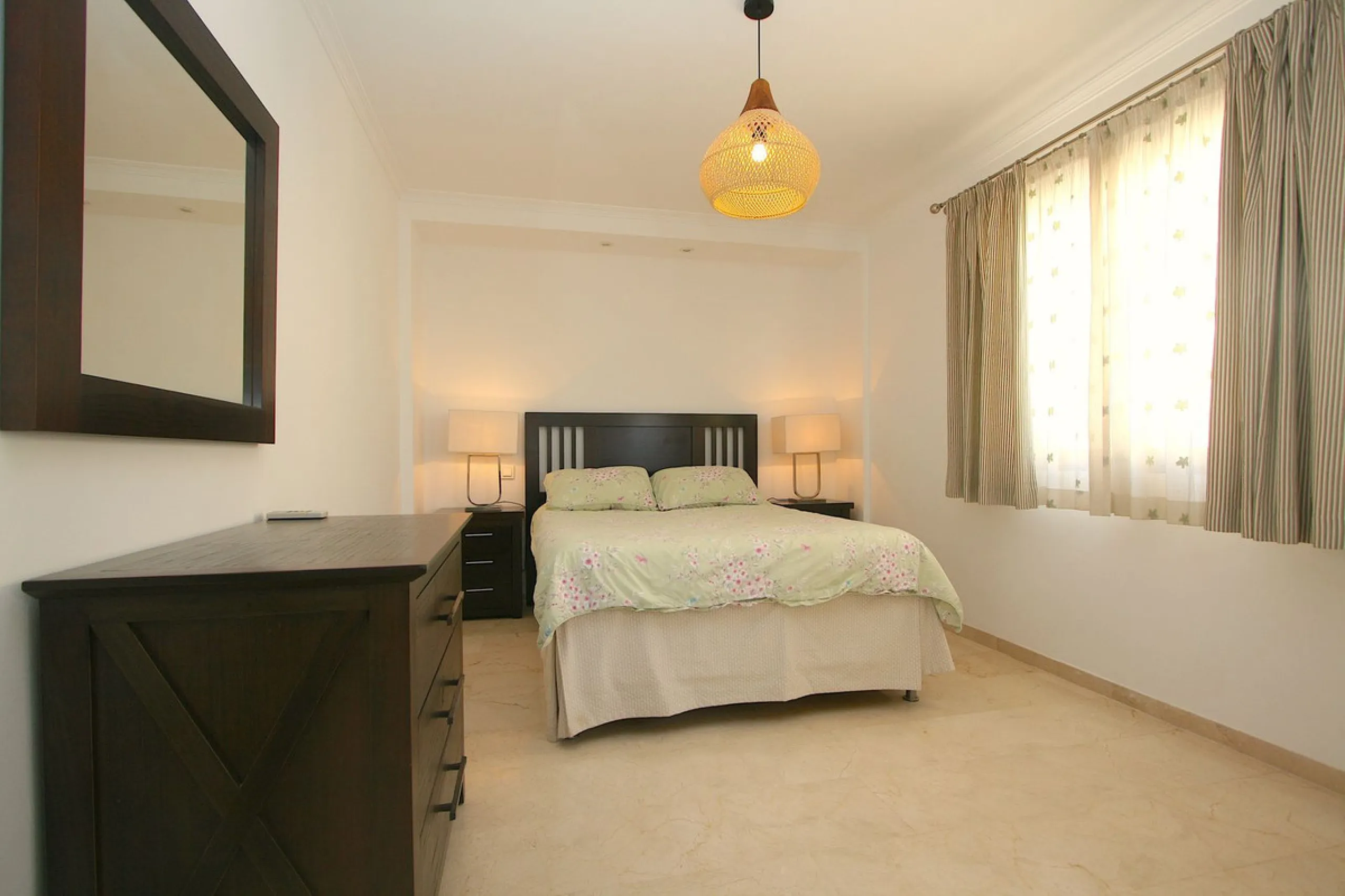 Unique penthouse in the beautiful and sought after Andalusian-style urbanisation Puebla Lucia, in the heart of Fuengirola.