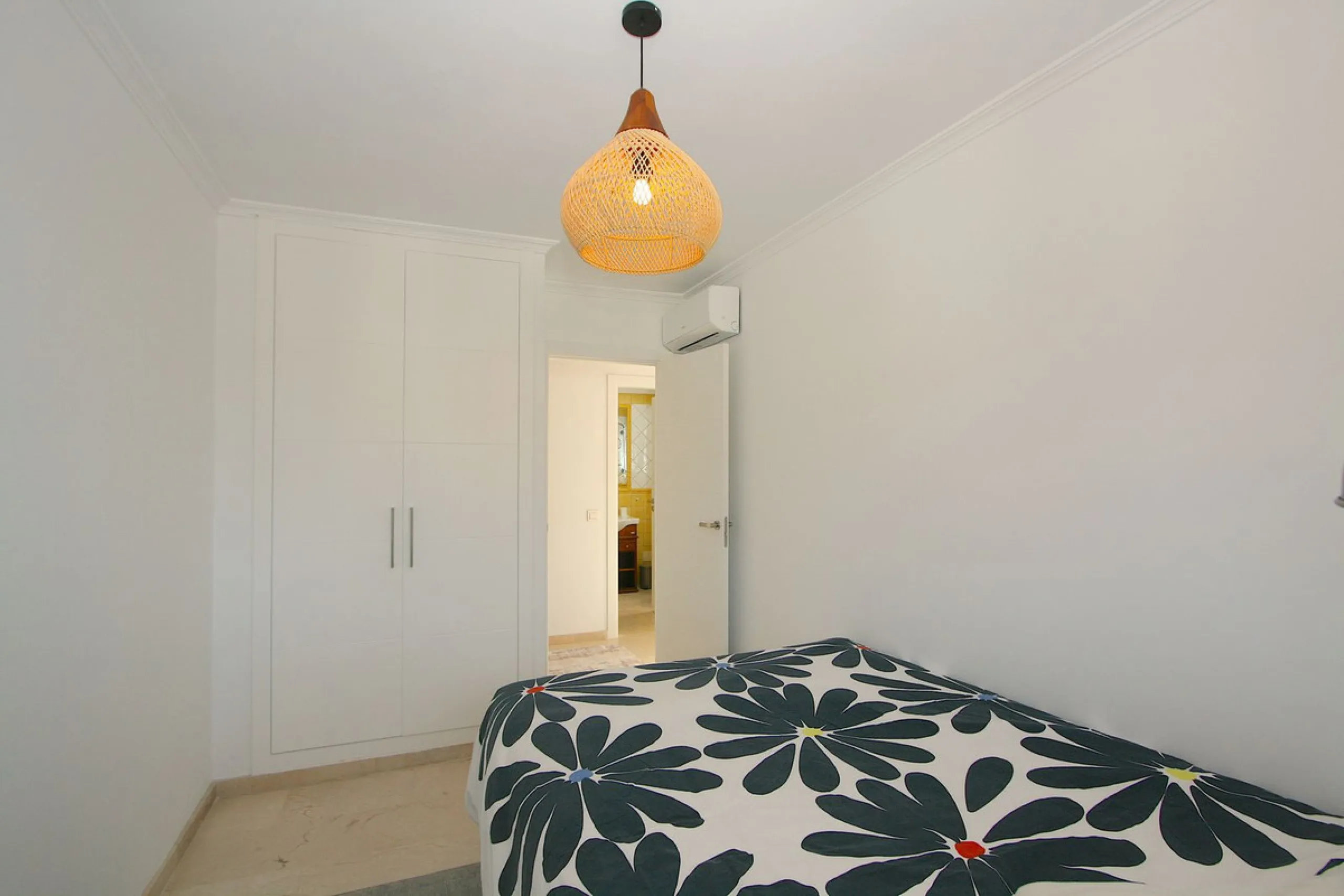 Unique penthouse in the beautiful and sought after Andalusian-style urbanisation Puebla Lucia, in the heart of Fuengirola.