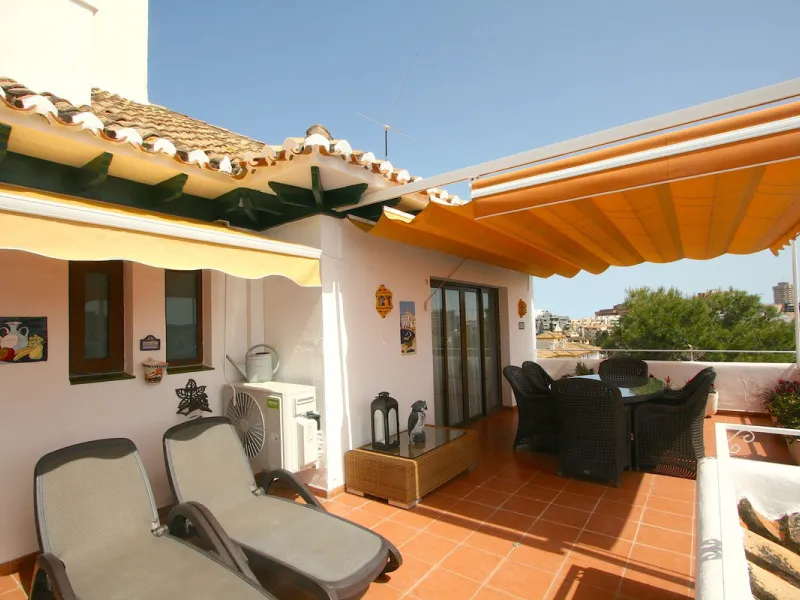 Unique penthouse in the beautiful and sought after Andalusian-style urbanisation Puebla Lucia, in the heart of Fuengirola.