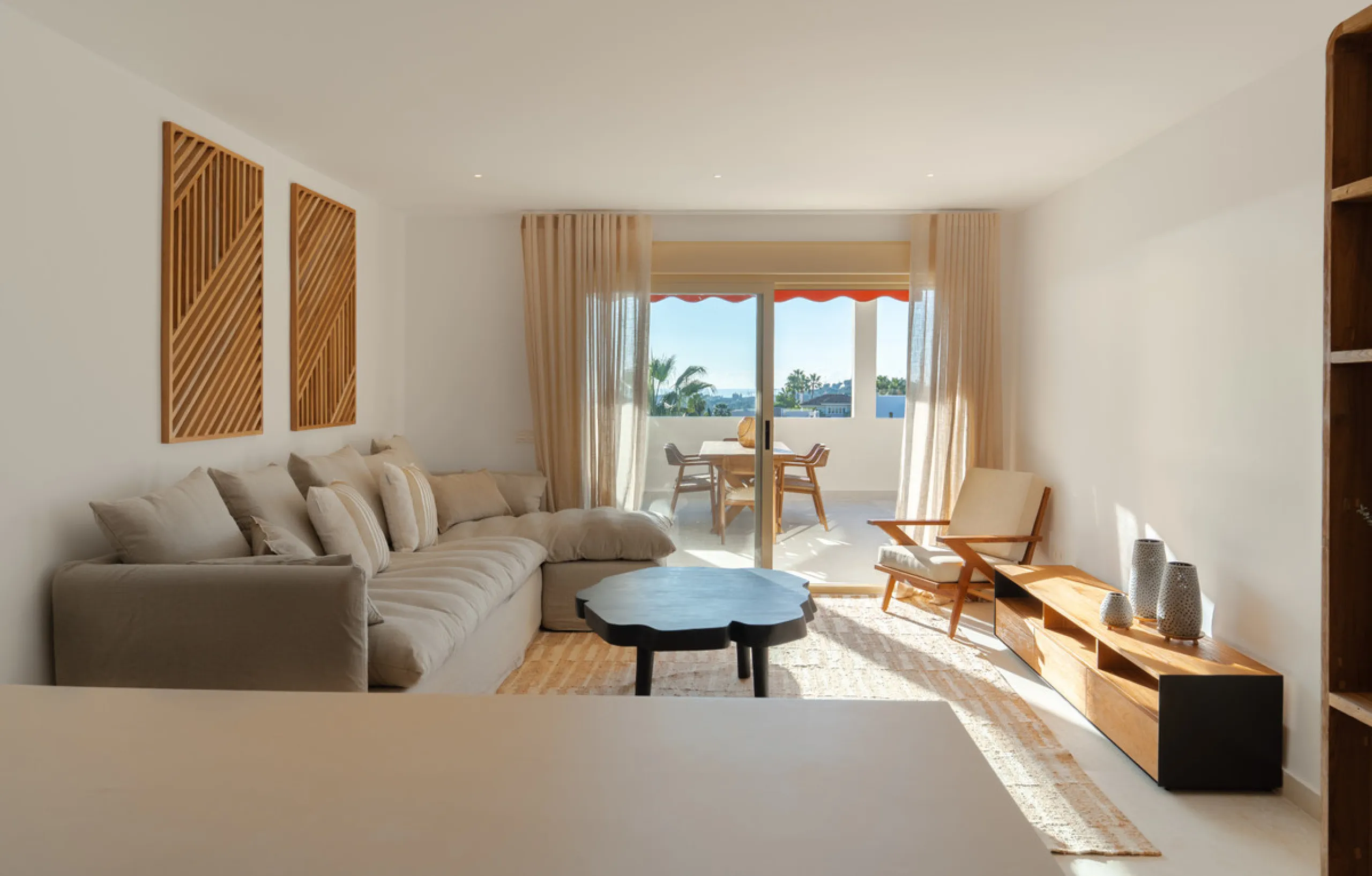 Apartment - Middle Floor Apartment в продаже в Marbella, Málaga. В доме 3 спален и 2 ванных комнат. Площадь дома 145 м²