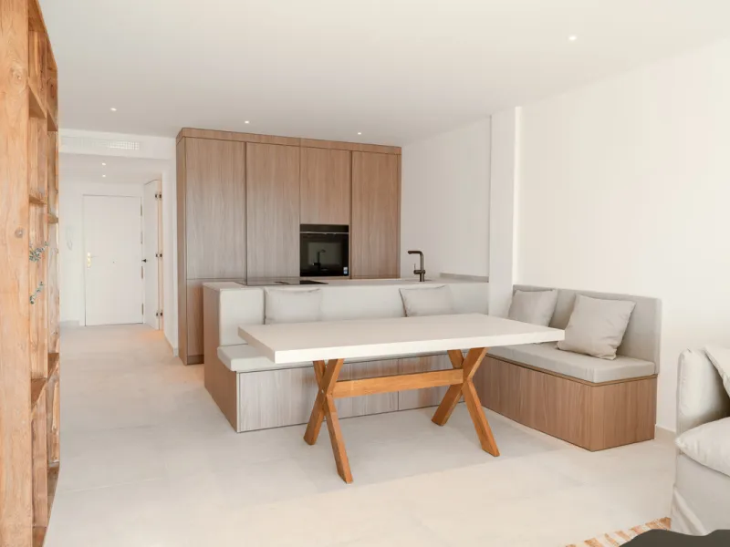 Apartment - Middle Floor Apartment в продаже в Marbella, Málaga. В доме 3 спален и 2 ванных комнат. Площадь дома 145 м²