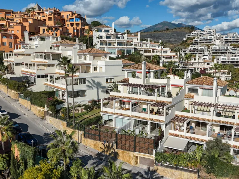 Apartment - Middle Floor Apartment в продаже в Marbella, Málaga. В доме 3 спален и 2 ванных комнат. Площадь дома 145 м²