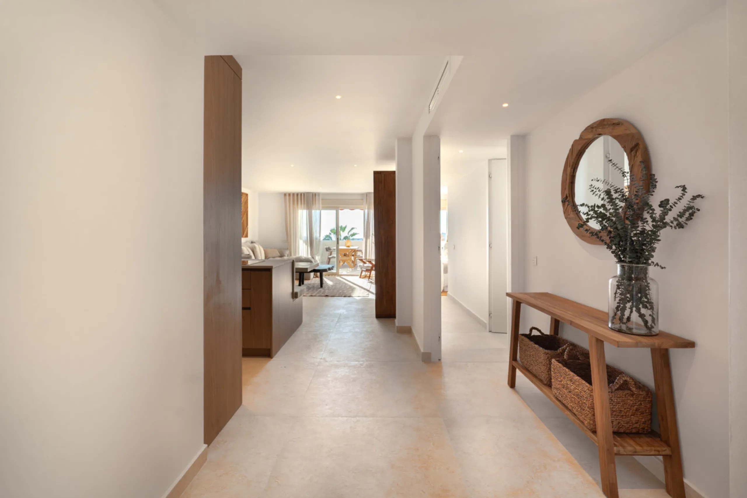 Apartment - Middle Floor Apartment в продаже в Marbella, Málaga. В доме 3 спален и 2 ванных комнат. Площадь дома 145 м²
