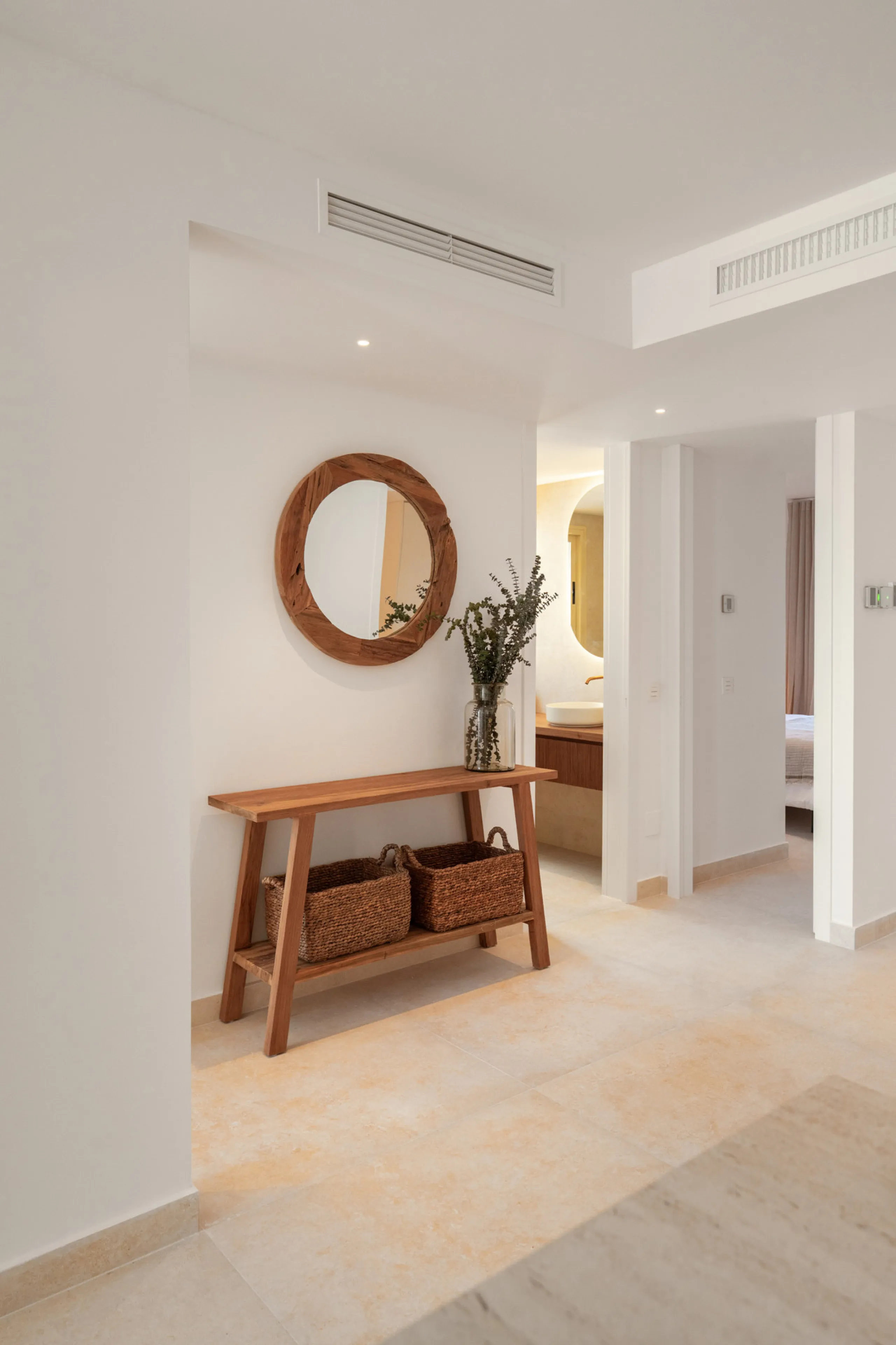 Apartment - Middle Floor Apartment в продаже в Marbella, Málaga. В доме 3 спален и 2 ванных комнат. Площадь дома 145 м²