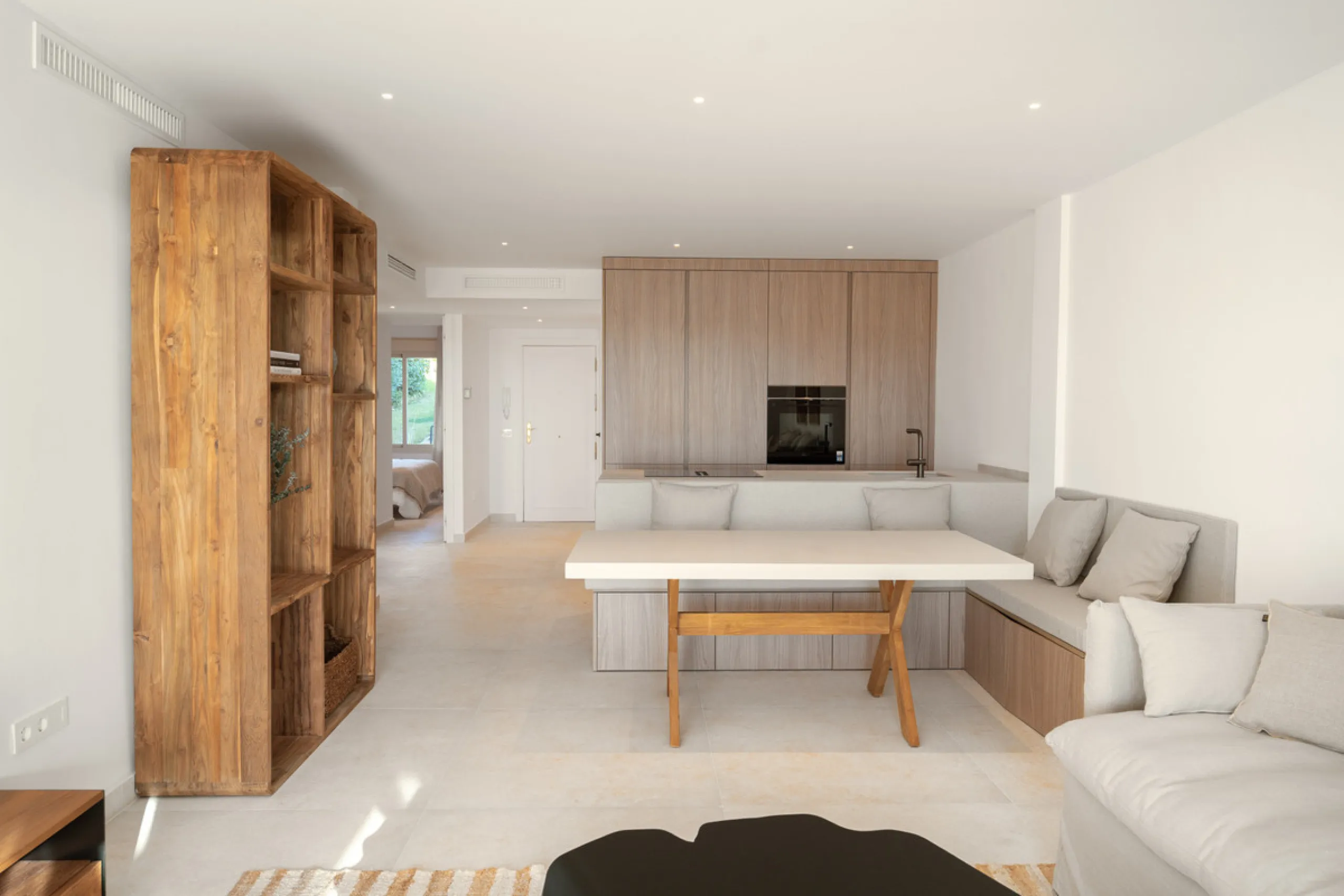 Apartment - Middle Floor Apartment в продаже в Marbella, Málaga. В доме 3 спален и 2 ванных комнат. Площадь дома 145 м²