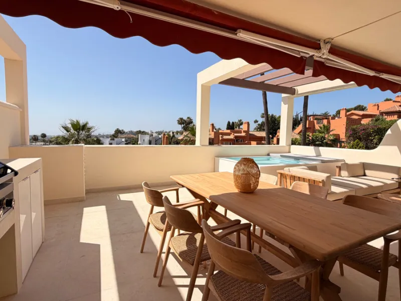 Apartment - Middle Floor Apartment в продаже в Marbella, Málaga. В доме 3 спален и 2 ванных комнат. Площадь дома 145 м²