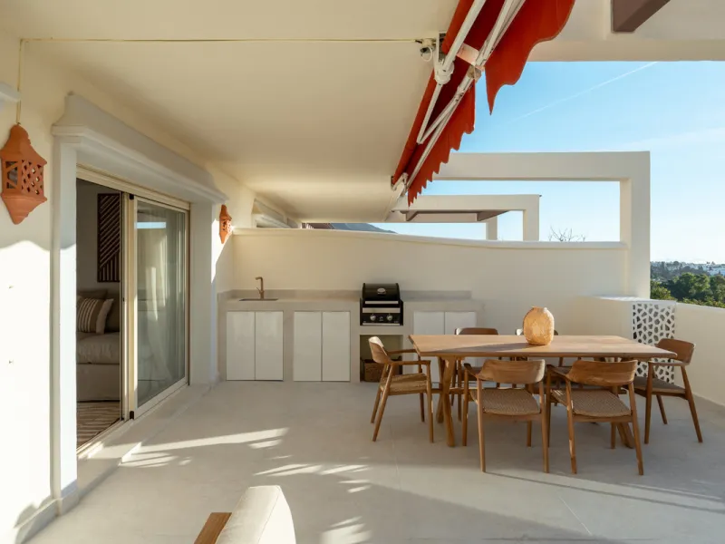 Apartment - Middle Floor Apartment в продаже в Marbella, Málaga. В доме 3 спален и 2 ванных комнат. Площадь дома 145 м²