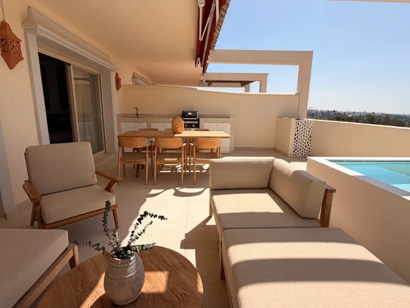 Apartment - Middle Floor Apartment в продаже в Marbella, Málaga. В доме 3 спален и 2 ванных комнат. Площадь дома 145 м²
