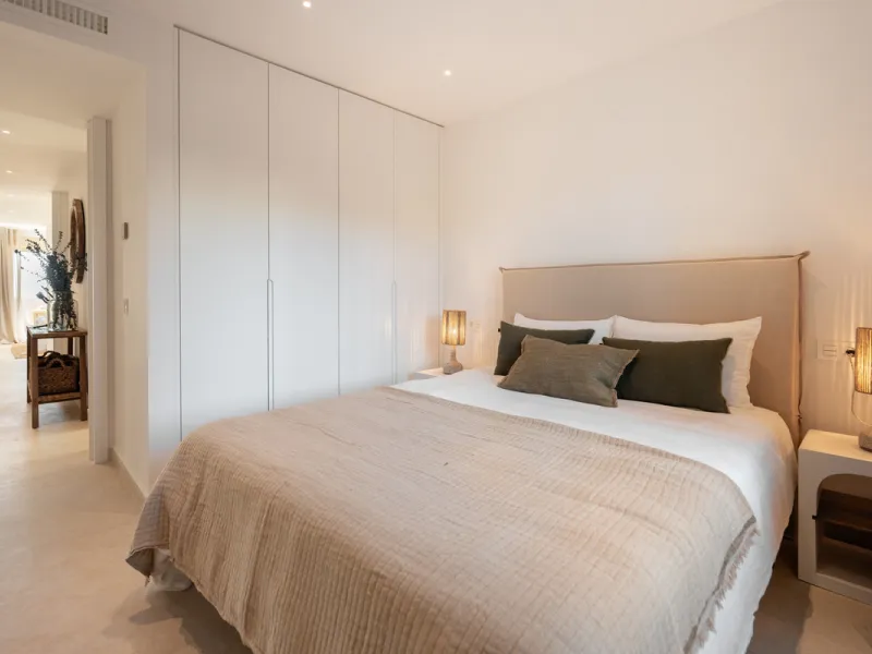 Apartment - Middle Floor Apartment в продаже в Marbella, Málaga. В доме 3 спален и 2 ванных комнат. Площадь дома 145 м²