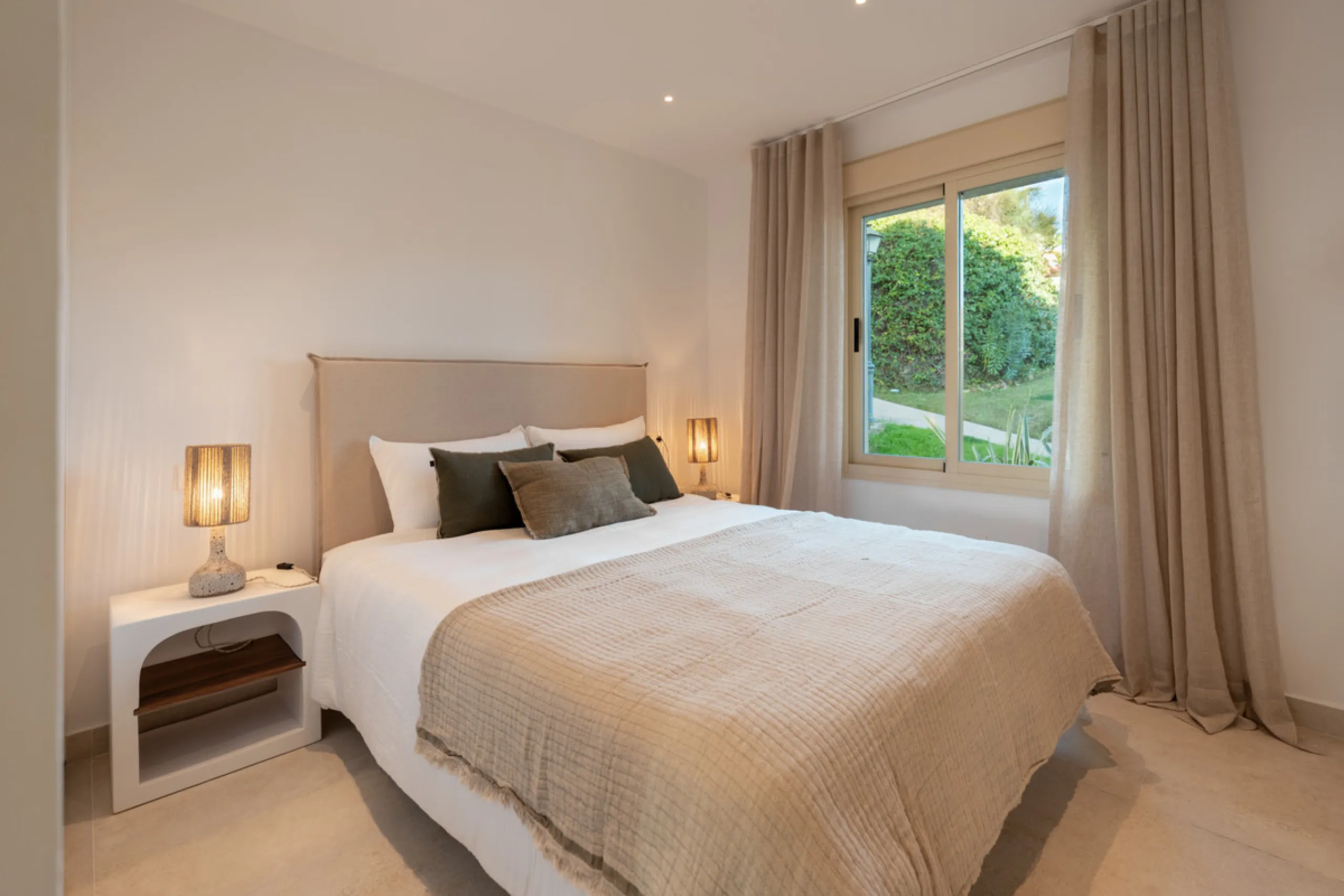 Apartment - Middle Floor Apartment в продаже в Marbella, Málaga. В доме 3 спален и 2 ванных комнат. Площадь дома 145 м²