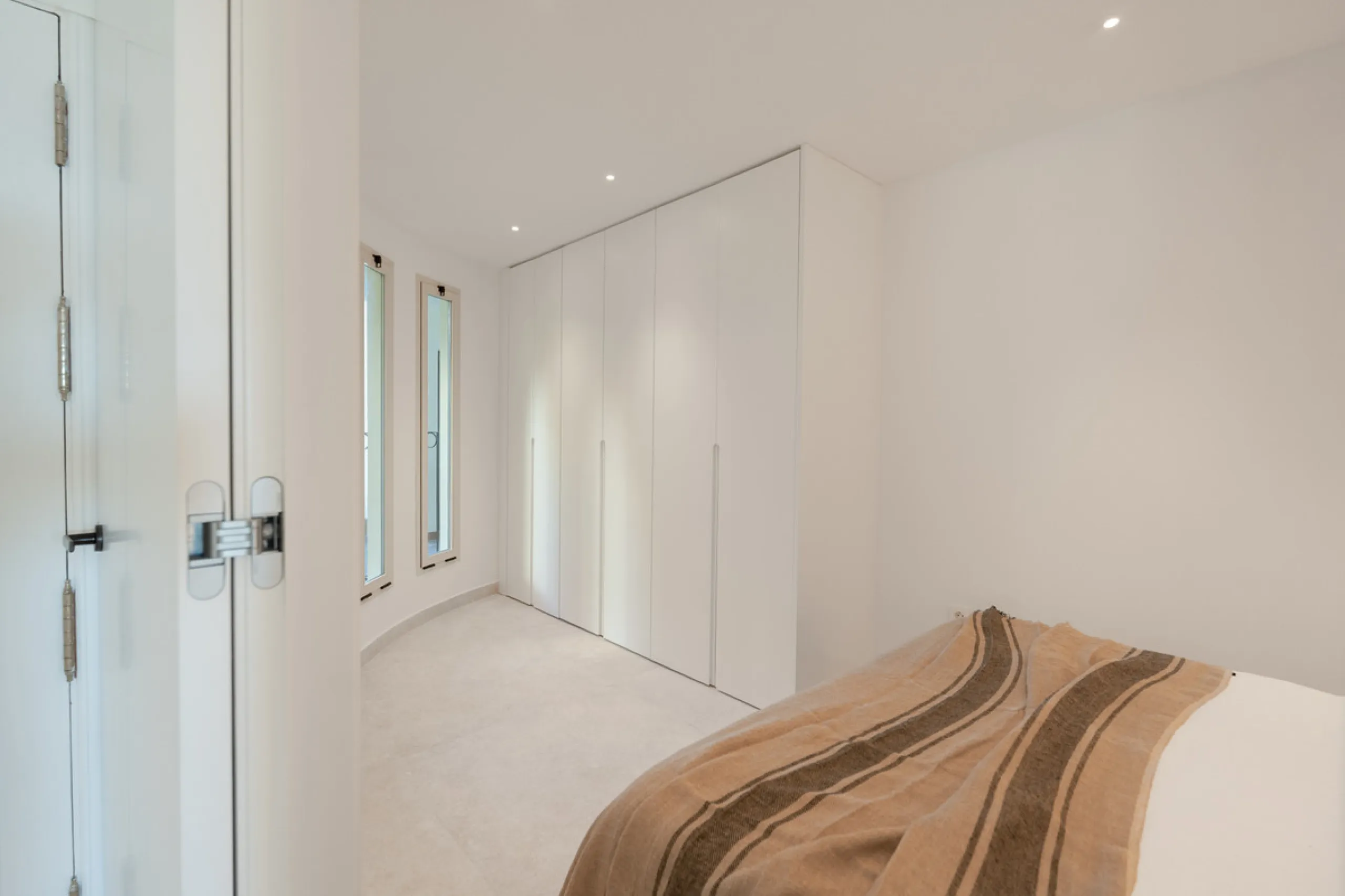 Apartment - Middle Floor Apartment в продаже в Marbella, Málaga. В доме 3 спален и 2 ванных комнат. Площадь дома 145 м²