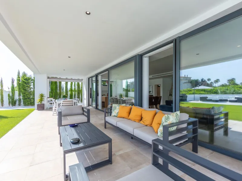 House - Detached Villa в продаже в Manilva, Málaga. В доме 4 спален и 4 ванных комнат. Площадь дома 231 м². Площадь участка 782 м²