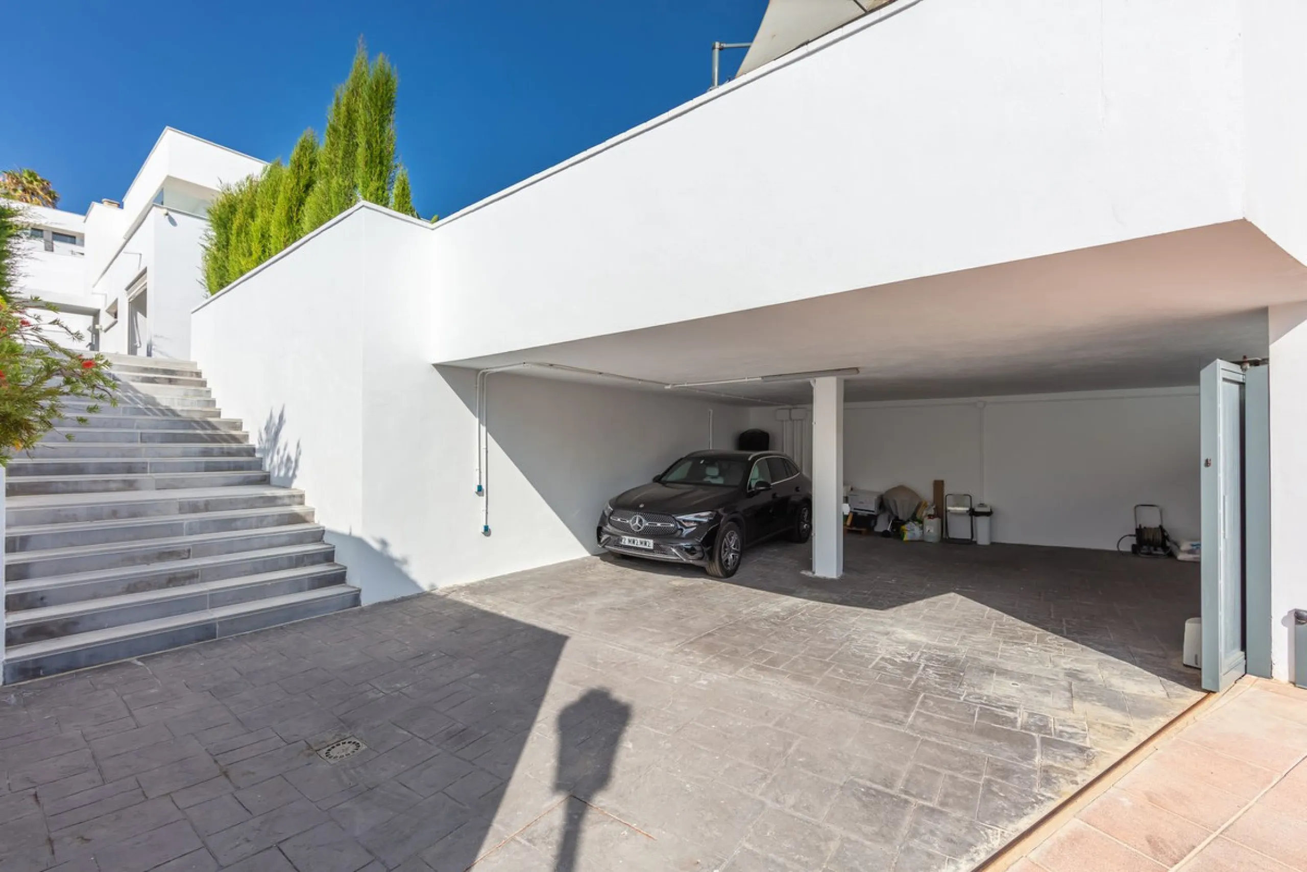 House - Detached Villa в продаже в Manilva, Málaga. В доме 4 спален и 4 ванных комнат. Площадь дома 231 м². Площадь участка 782 м²