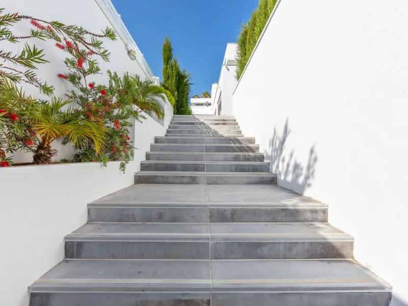 House - Detached Villa в продаже в Manilva, Málaga. В доме 4 спален и 4 ванных комнат. Площадь дома 231 м². Площадь участка 782 м²