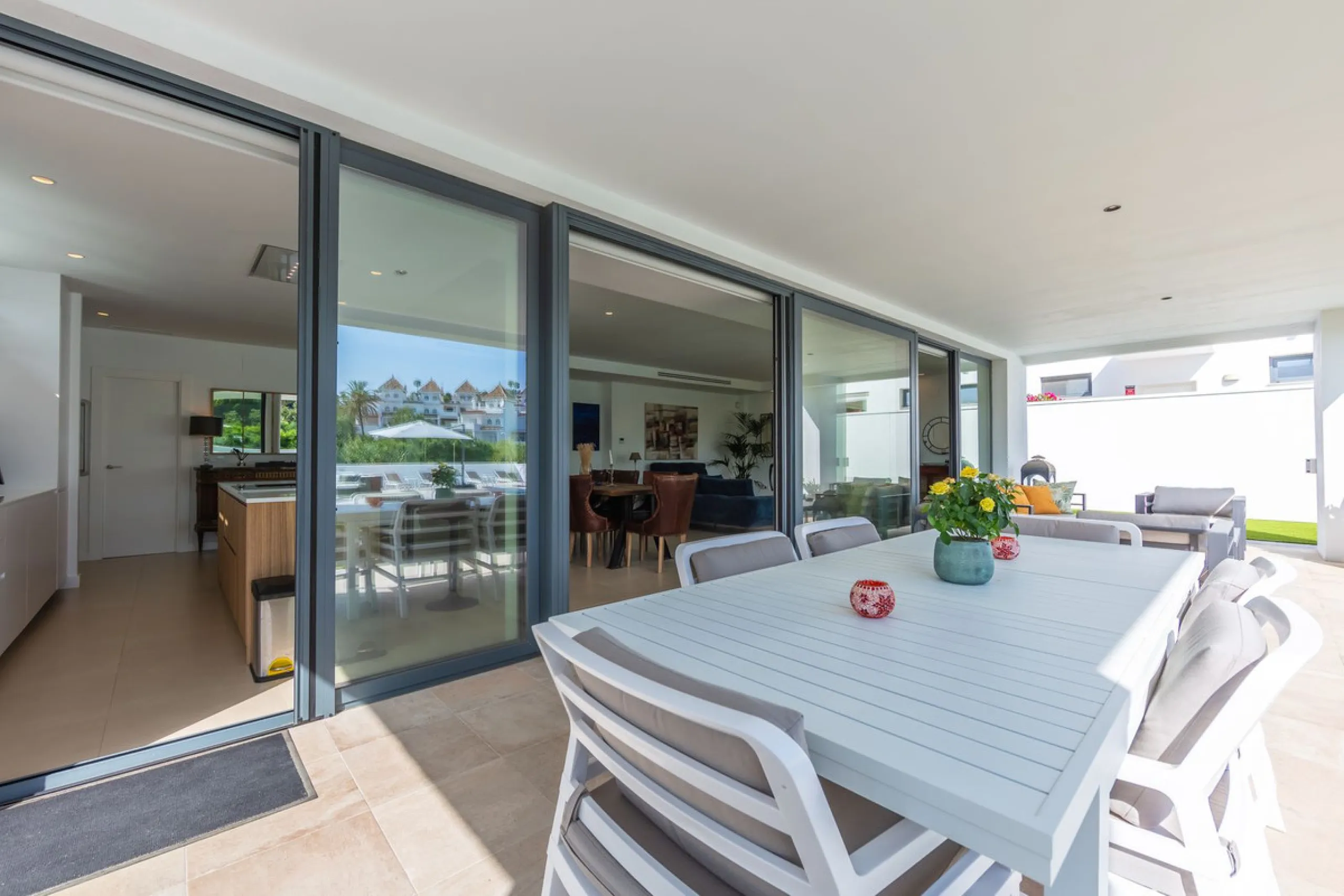 House - Detached Villa в продаже в Manilva, Málaga. В доме 4 спален и 4 ванных комнат. Площадь дома 231 м². Площадь участка 782 м²