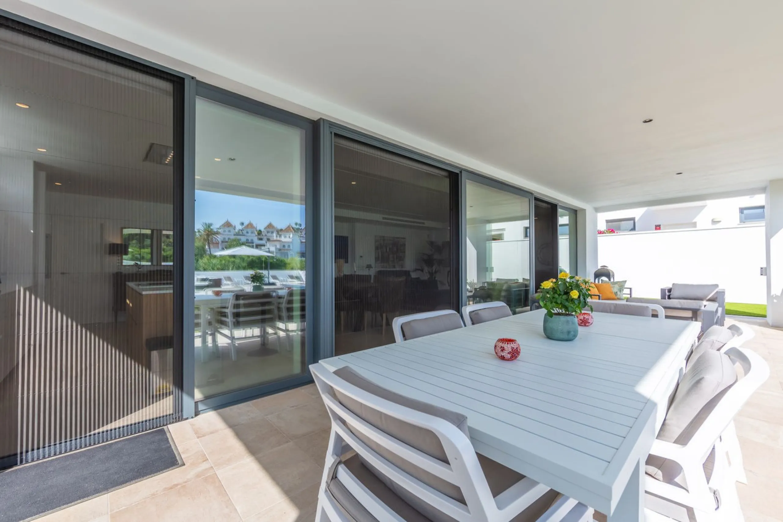 House - Detached Villa в продаже в Manilva, Málaga. В доме 4 спален и 4 ванных комнат. Площадь дома 231 м². Площадь участка 782 м²