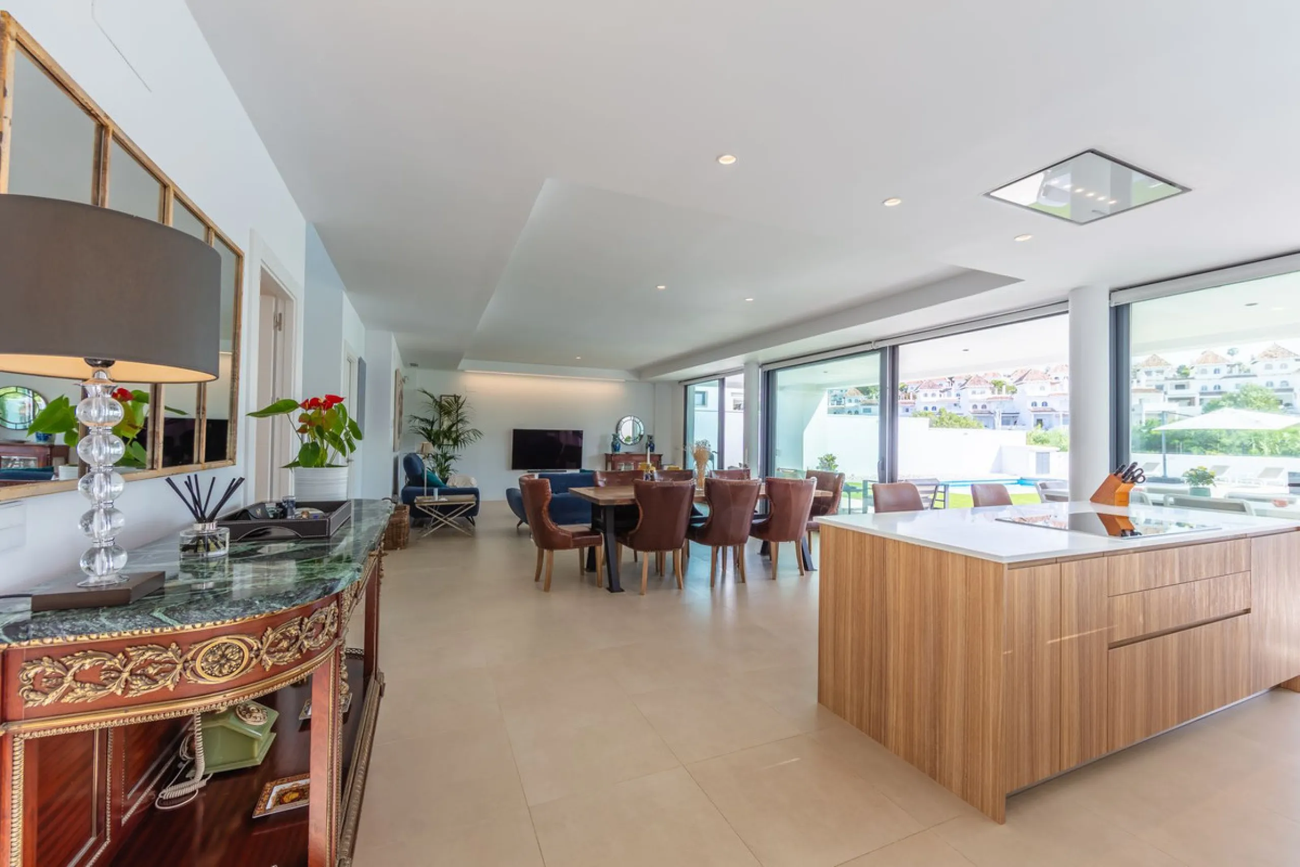 House - Detached Villa в продаже в Manilva, Málaga. В доме 4 спален и 4 ванных комнат. Площадь дома 231 м². Площадь участка 782 м²