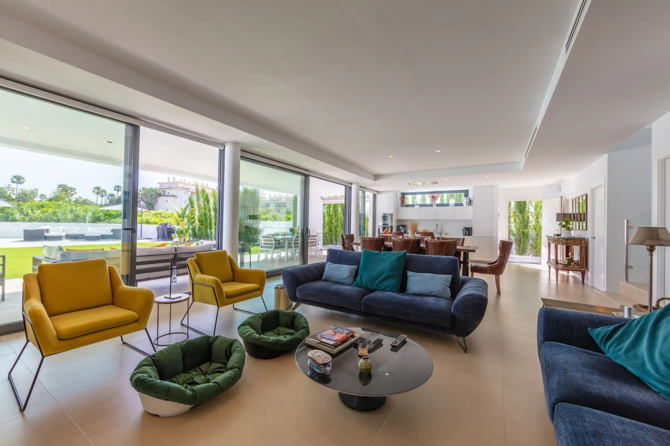 House - Detached Villa в продаже в Manilva, Málaga. В доме 4 спален и 4 ванных комнат. Площадь дома 231 м². Площадь участка 782 м²