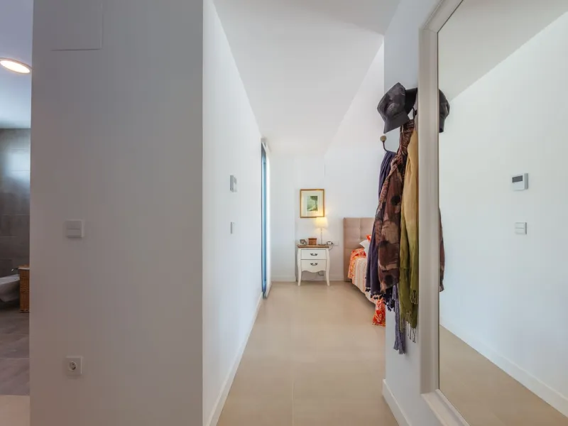 House - Detached Villa в продаже в Manilva, Málaga. В доме 4 спален и 4 ванных комнат. Площадь дома 231 м². Площадь участка 782 м²